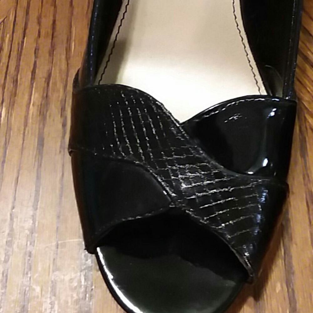 Woman shoes - Picture 2 of 4